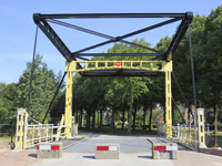 907326 Gezicht op de Jeremiebrug over de Vikingrijn in de Alendorperweg in het Máximapark in de wijk Leidsche Rijn te ...